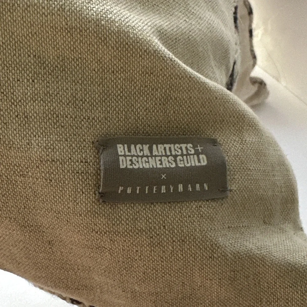 Pottery Barn Black‎ Artists + Designers Guild Set Of 2  21in x 21in